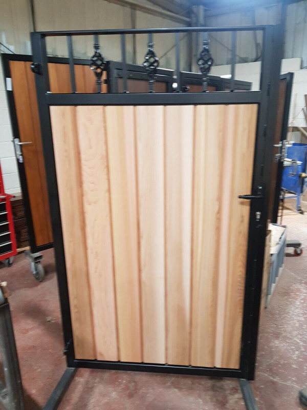 Metal Framed Side Gate with Diamond Feature