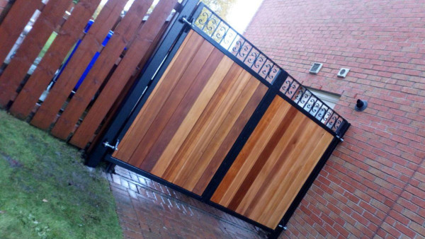 Tall Metal Framed Timber Driveway Gates with Railheads