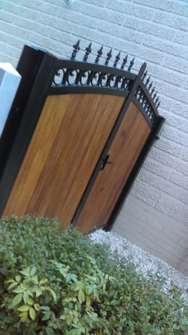Metal Framed Timber Side Gates with Railhead