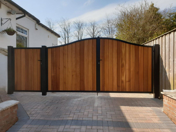 Tall Metal Framed Timber Driveway Gates with Side Gate