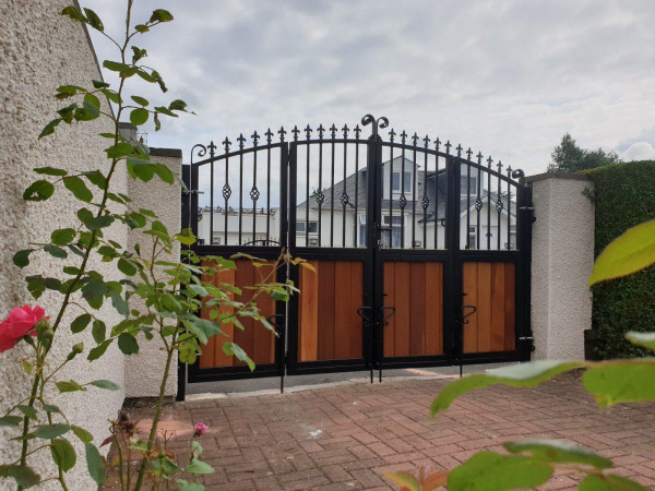 Metal Framed Half Timber Bi Fold Gate with Railhead
