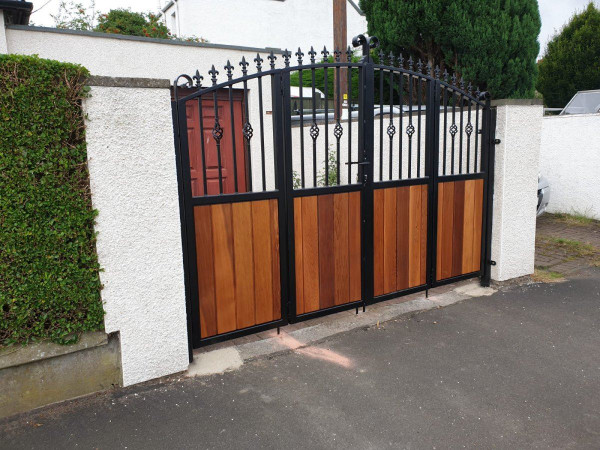 Metal Framed Half Timber Bi Fold Gate with Railhead