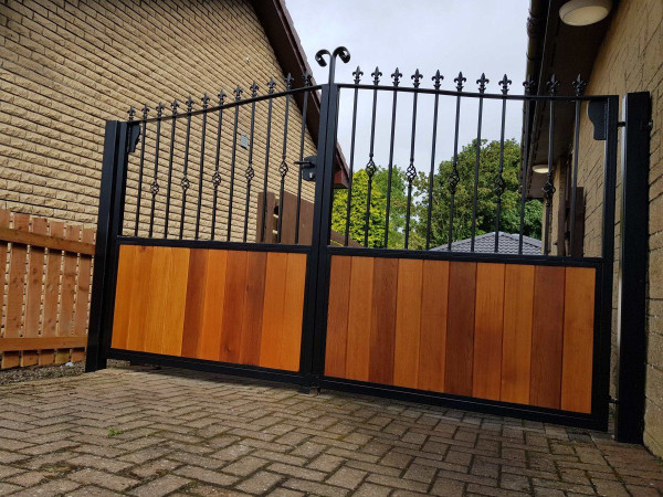 Tall Metal Framed Half Timber Driveway Gates with Railheads